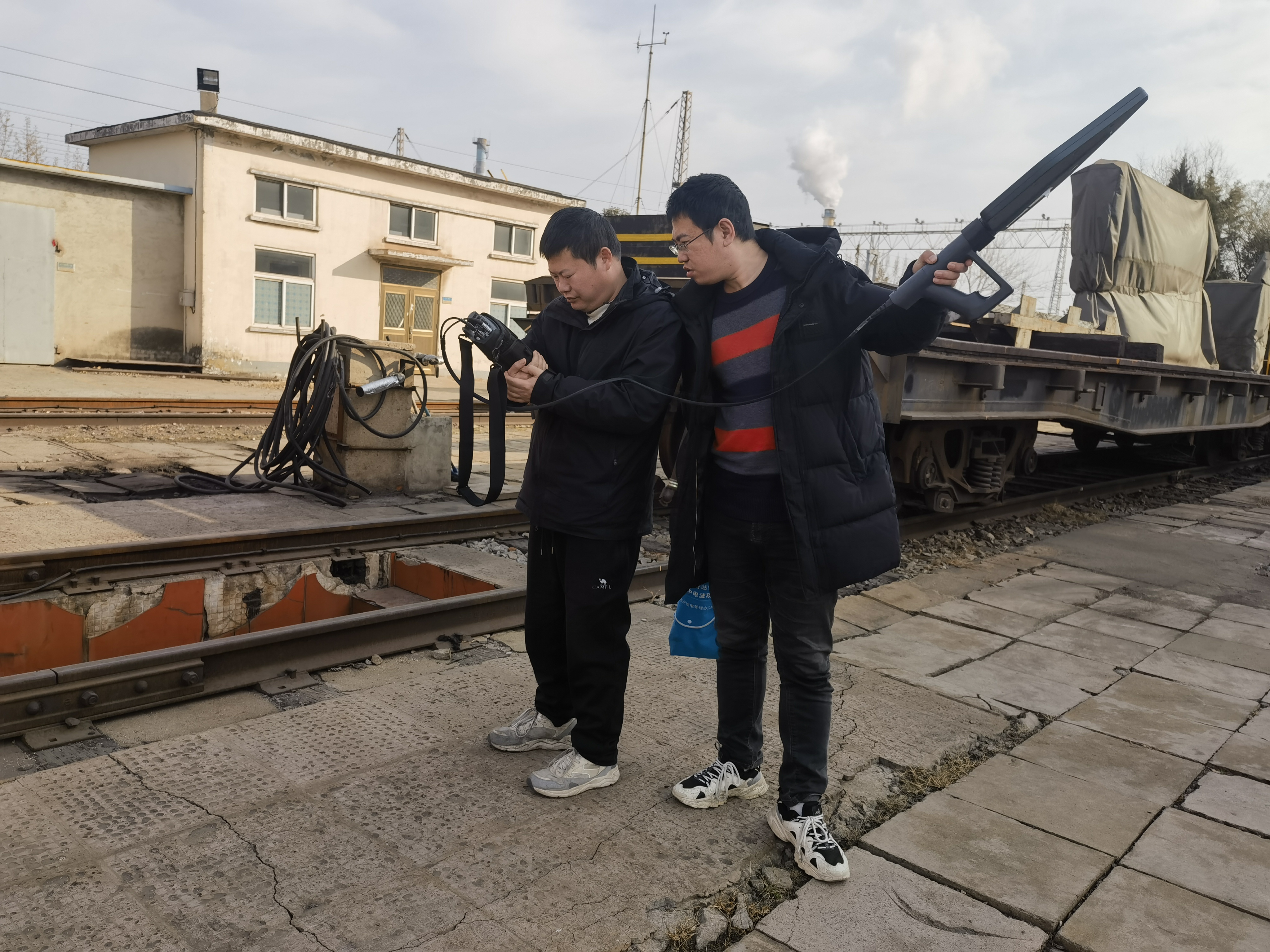 铁路公司干扰.jpg