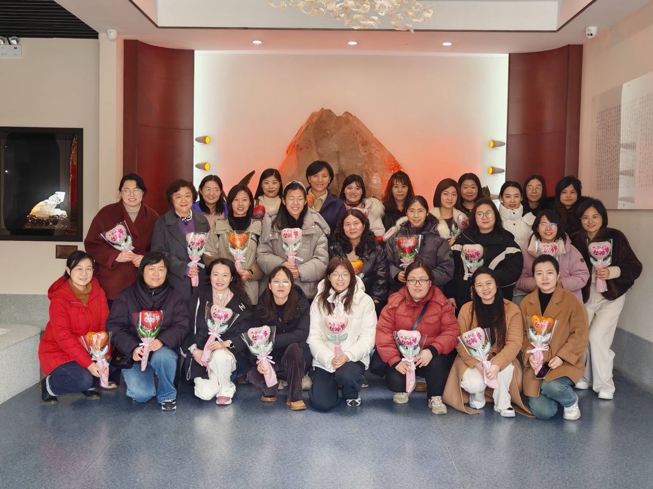 市工信局举办“三八”妇女节主题活动1.jpg