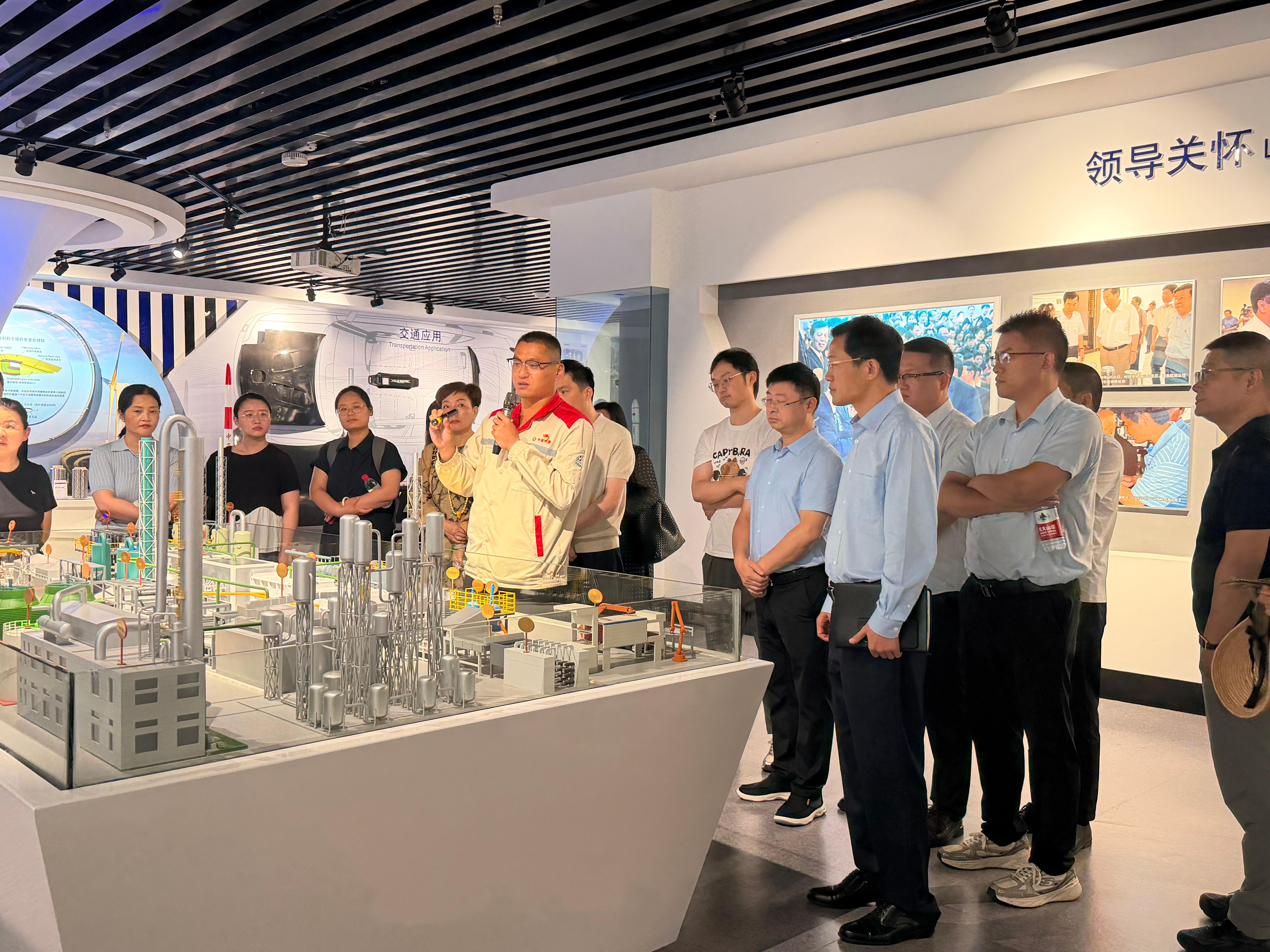 我市举办警用穿戴装备产业对接交流活动1.jpg